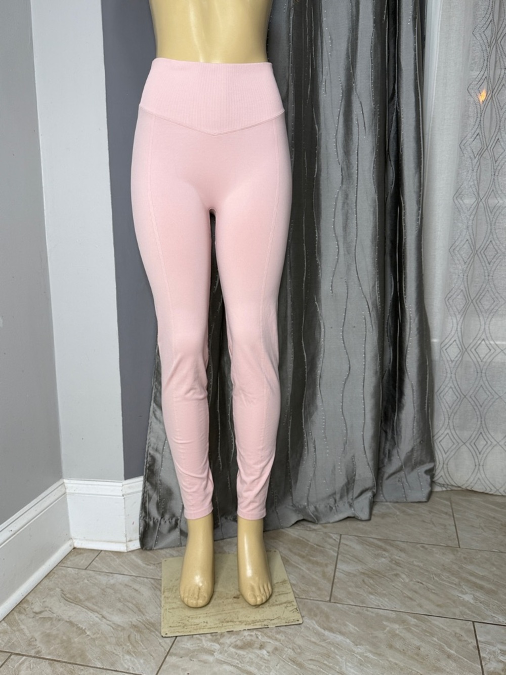 PINK Victoria's Secret Women’s Sz L  Pale Pink High-Waist Ribbed Leggings